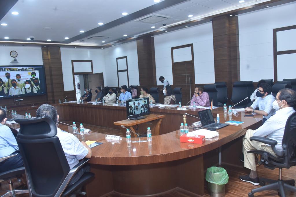 CM mahanet meeting1 महानेट यंत्रणा अधिक सक्षम करा – मुख्यमंत्री