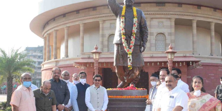 अटल बिहारी वाजपेयी यांना जयंतीनिमित्त राज्यपालांचे अभिवादन