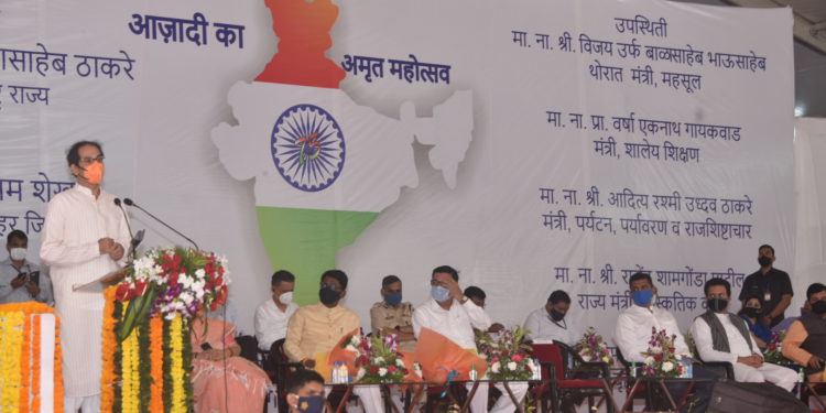 स्वातंत्र्याचा लढा जिवंत करणारे स्मारक ऑगस्ट क्रांती मैदानात उभारावे – मुख्यमंत्री उद्धव ठाकरे