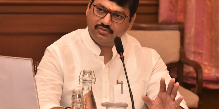अनुदानित दिव्यांग शाळेतील शिक्षक व शिक्षकेतर कर्मचाऱ्यांना सातवा वेतन आयोग लागू – सामाजिक न्यायमंत्री धनंजय मुंडे