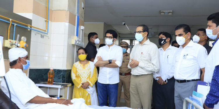 मालाड मालवणी इमारत दुर्घटना : मृतांच्या वारसांना ५ लाख रुपये, जखमींवर शासकीय खर्चाने उपचार