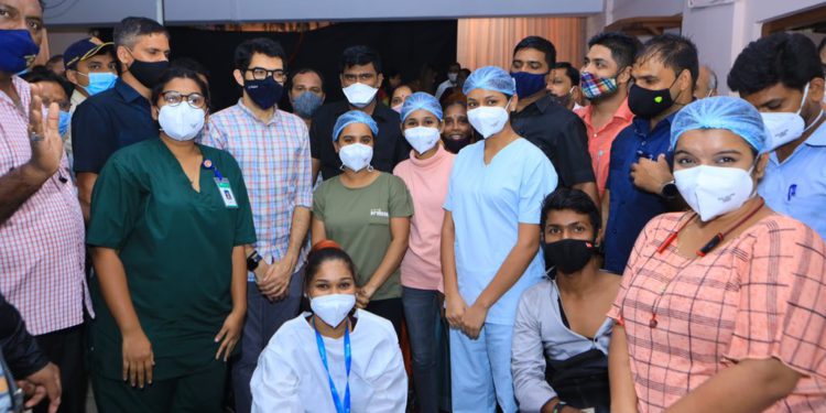 वांद्रे, विलेपार्ले, सांताक्रुझ येथील लसीकरण शिबिरांतून नऊ हजार नागरिकांचे लसीकरण