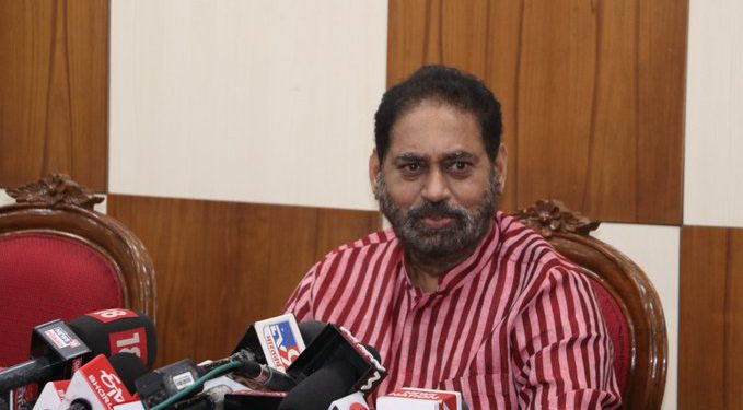 भारनियमन केले जाणार नाही; वीज उत्पादन वाढविण्यासाठी प्रयत्न सुरू – ऊर्जामंत्री डॉ. नितीन राऊत