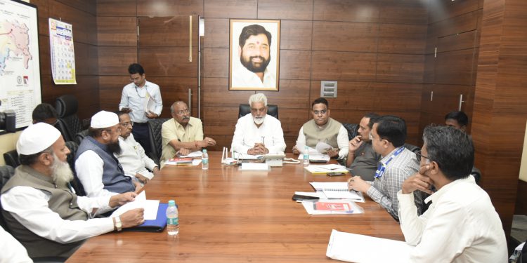 यंत्रमागधारकांचे भविष्य सुरक्षित करणारा सर्वसमावेशक अहवाल तयार करावा – मंत्री दादाजी भुसे