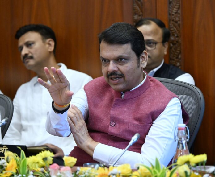 व्हिजन डॉक्युमेंटसंदर्भात नागरिकांच्या सूचना मागवा – मुख्यमंत्री फडणवीस