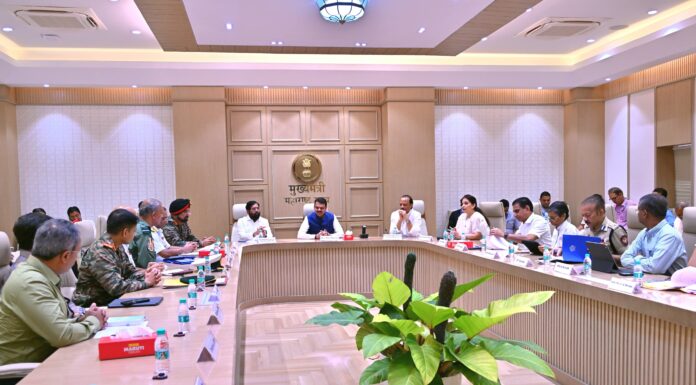 राज्य सरकारची संरक्षण दलांसोबत बैठक; अधिक समन्वयाने काम करणार : मुख्यमंत्री फडणवीस