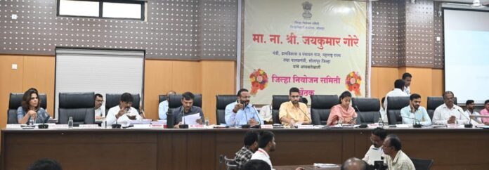 सर्व यंत्रणांनी जिल्हा वार्षिक योजना सन २०२५-२६ चा ९३५ कोटींचा निधी वेळेत खर्च करावा – पालकमंत्री जयकुमार गोरे – महासंवाद सर्व यंत्रणांनी जिल्हा वार्षिक योजना सन २०२५-२६ चा ९३५ कोटींचा निधी वेळेत खर्च करावा – पालकमंत्री जयकुमार गोरे – महासंवाद