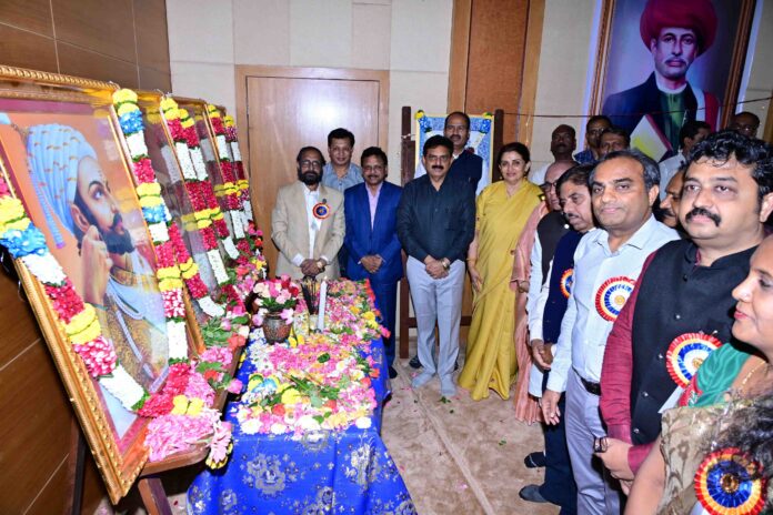 महापुरुषांचे विचार आचरणात आणल्यास खरे परिवर्तन घडेल- वस्त्रोद्योग मंत्री संजय सावकारे – महासंवाद महापुरुषांचे विचार आचरणात आणल्यास खरे परिवर्तन घडेल- वस्त्रोद्योग मंत्री संजय सावकारे – महासंवाद