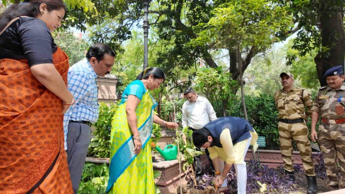 Hon'ble Minister Shri Murlidhar Mohal 1