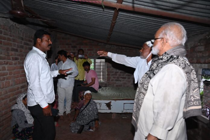 नुकसानीची पाहणी (3)