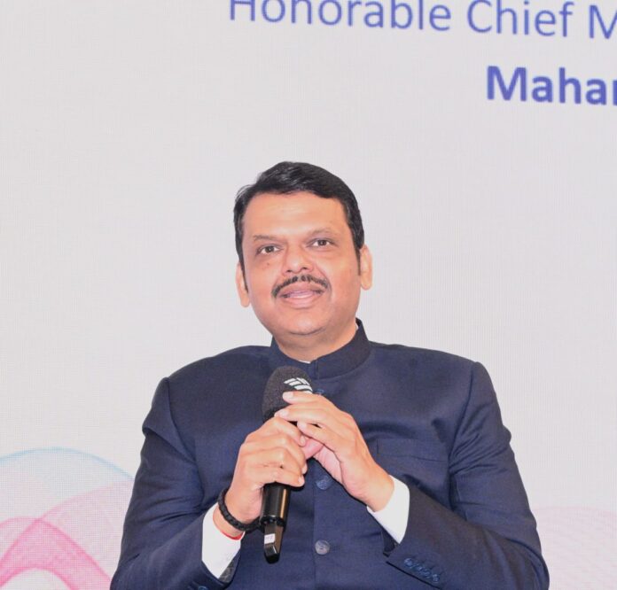 मा. मुख्यमंत्री एक्सेलेटरिंग ग्रोथ, महाराष्ट्रा @ वनट्रिलीयन या कार्यक्रमात 3