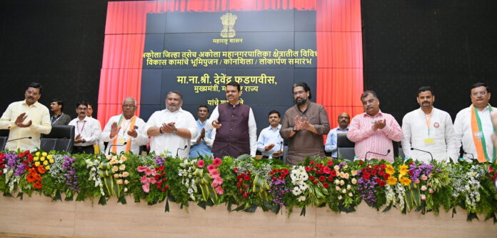 मुख्यमंत्र्यांच्या हस्ते विविध २१ कामांचे भूमिपूजन व लोकार्पण 1
